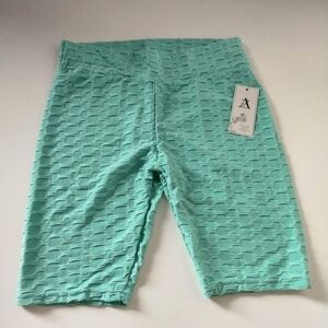 .nwt shorts for women size s/m stretched with tail lift‎ detail mint green gym